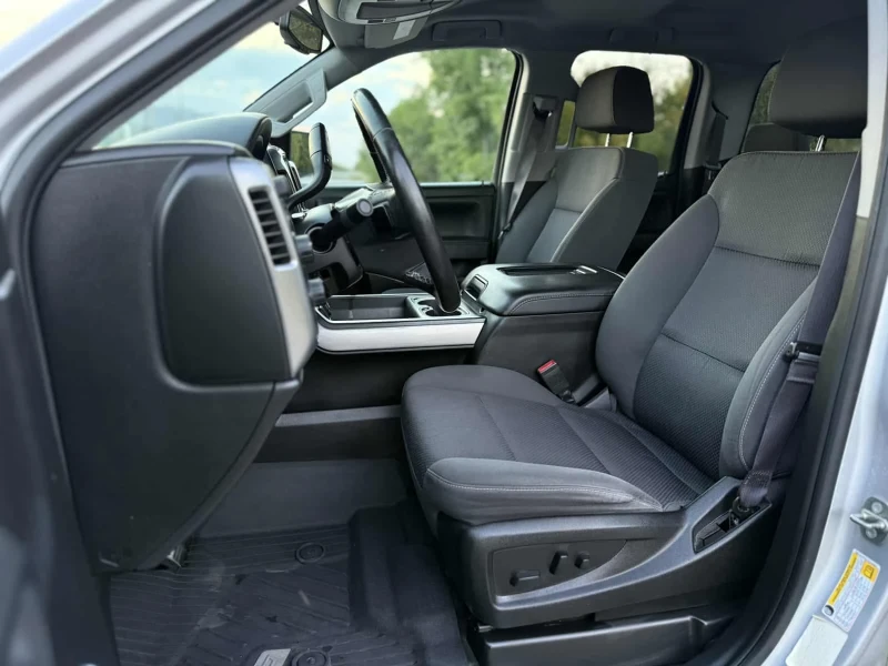 Chevrolet Silverado 5.3i  4x4  380ps, снимка 11 - Автомобили и джипове - 52849259