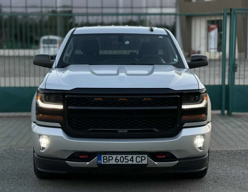 Chevrolet Silverado 5.3i  4x4  380ps, снимка 2 - Автомобили и джипове - 52849259