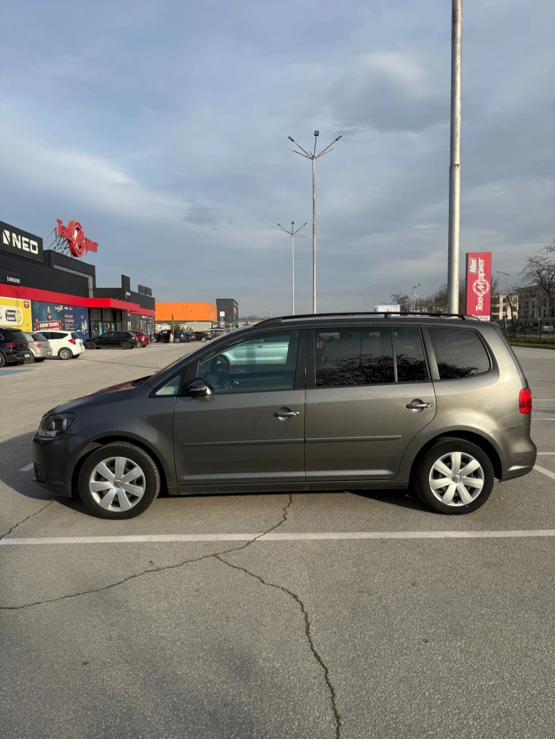 VW Touran 1.6, снимка 4 - Автомобили и джипове - 52554557