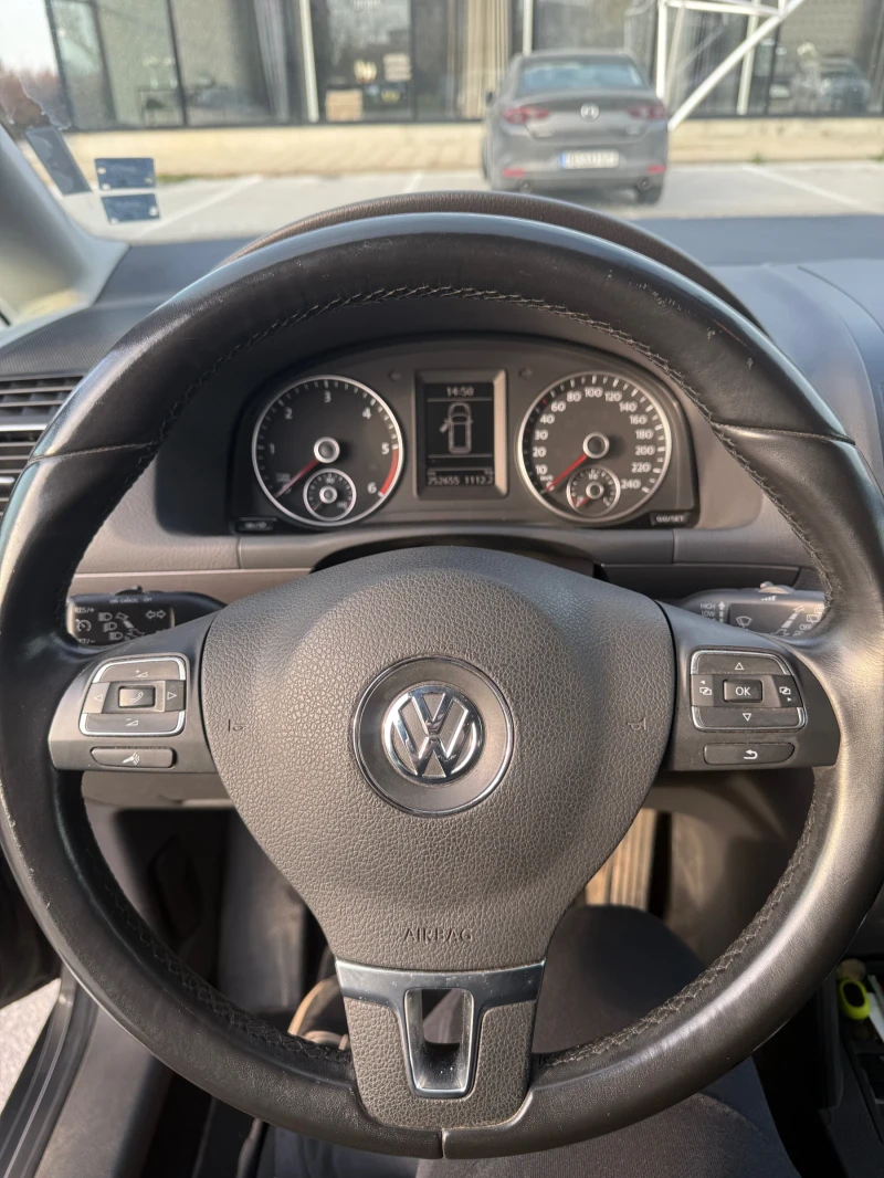VW Touran 1.6, снимка 13 - Автомобили и джипове - 52554557