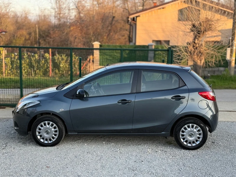 Mazda 2 1.3i* ВЕРИГА* КЛИМАТИК* ЗИМНИ ГУМИ, снимка 7 - Автомобили и джипове - 52774908