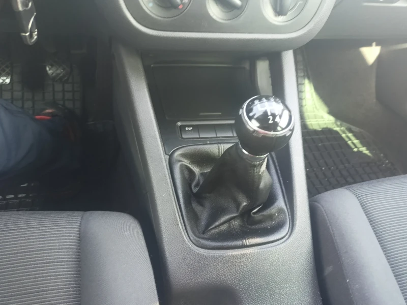 VW Golf, снимка 7 - Автомобили и джипове - 52859049