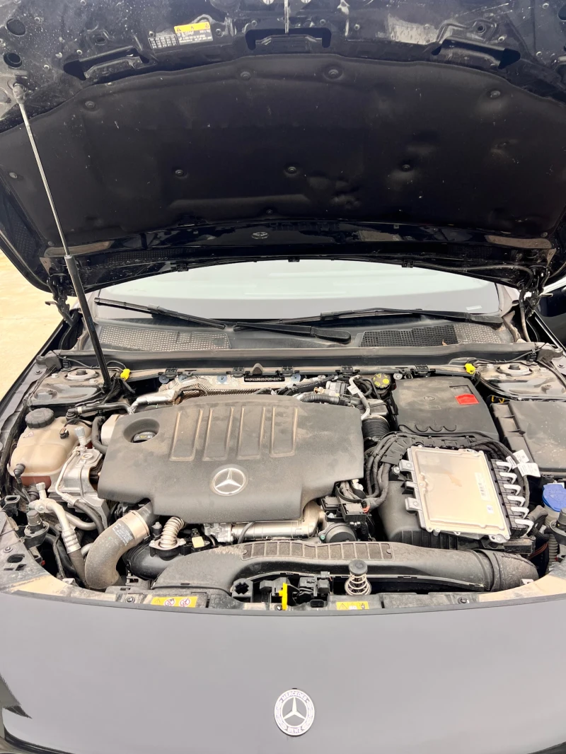 Mercedes-Benz CLA 180, снимка 6 - Автомобили и джипове - 52880292