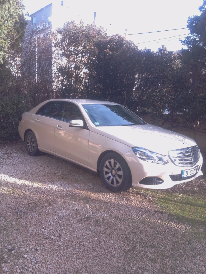 Mercedes-Benz E 200 2.2CDI, снимка 2 - Автомобили и джипове - 52940828
