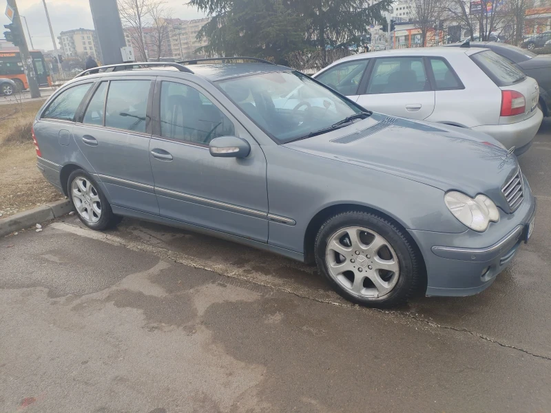 Mercedes-Benz C 220 Avangard, снимка 7 - Автомобили и джипове - 53221904