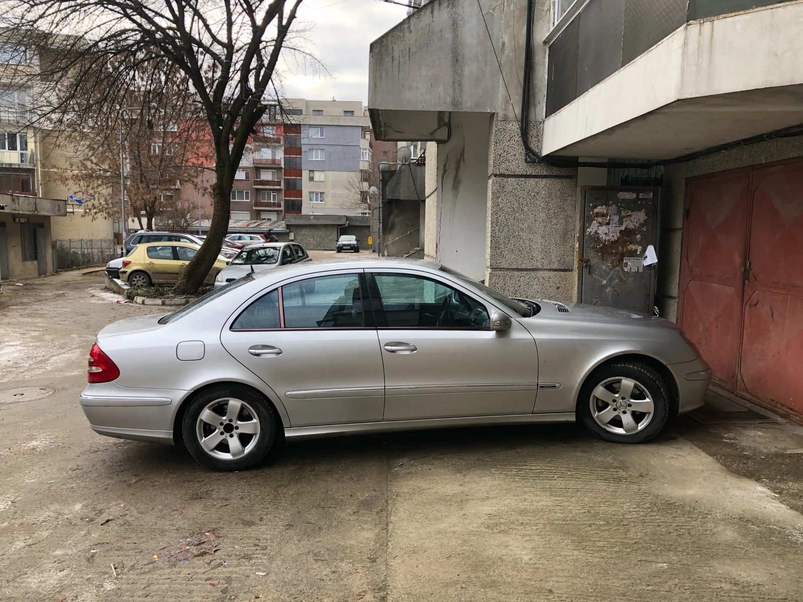 Mercedes-Benz E 270  - изображение 5