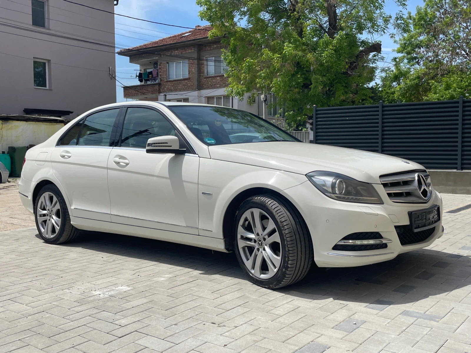 Mercedes-Benz C 220 FACELIFT* AVANTGARDE* LED*  - изображение 2