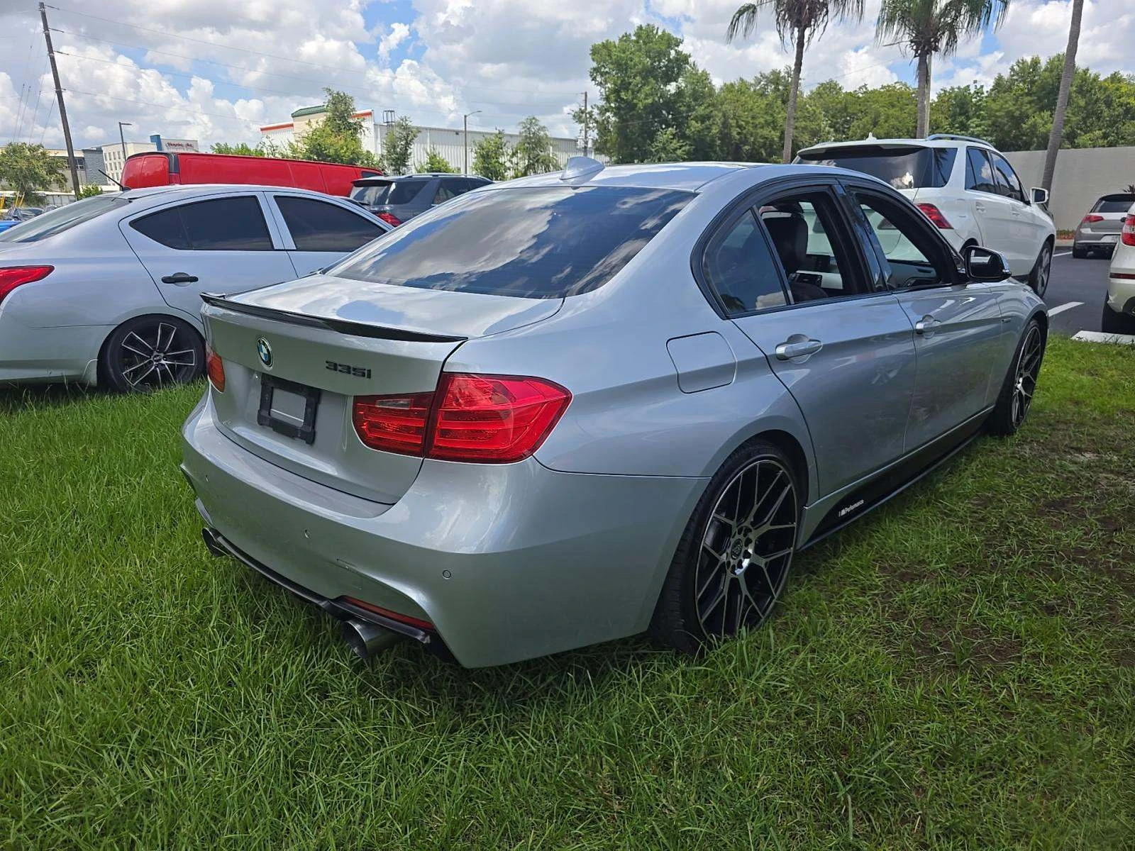 BMW 335 M-PACK* HEADUP* M-BKRAKES* HARMAN* 360* M-ОКАЧВАНЕ - изображение 3