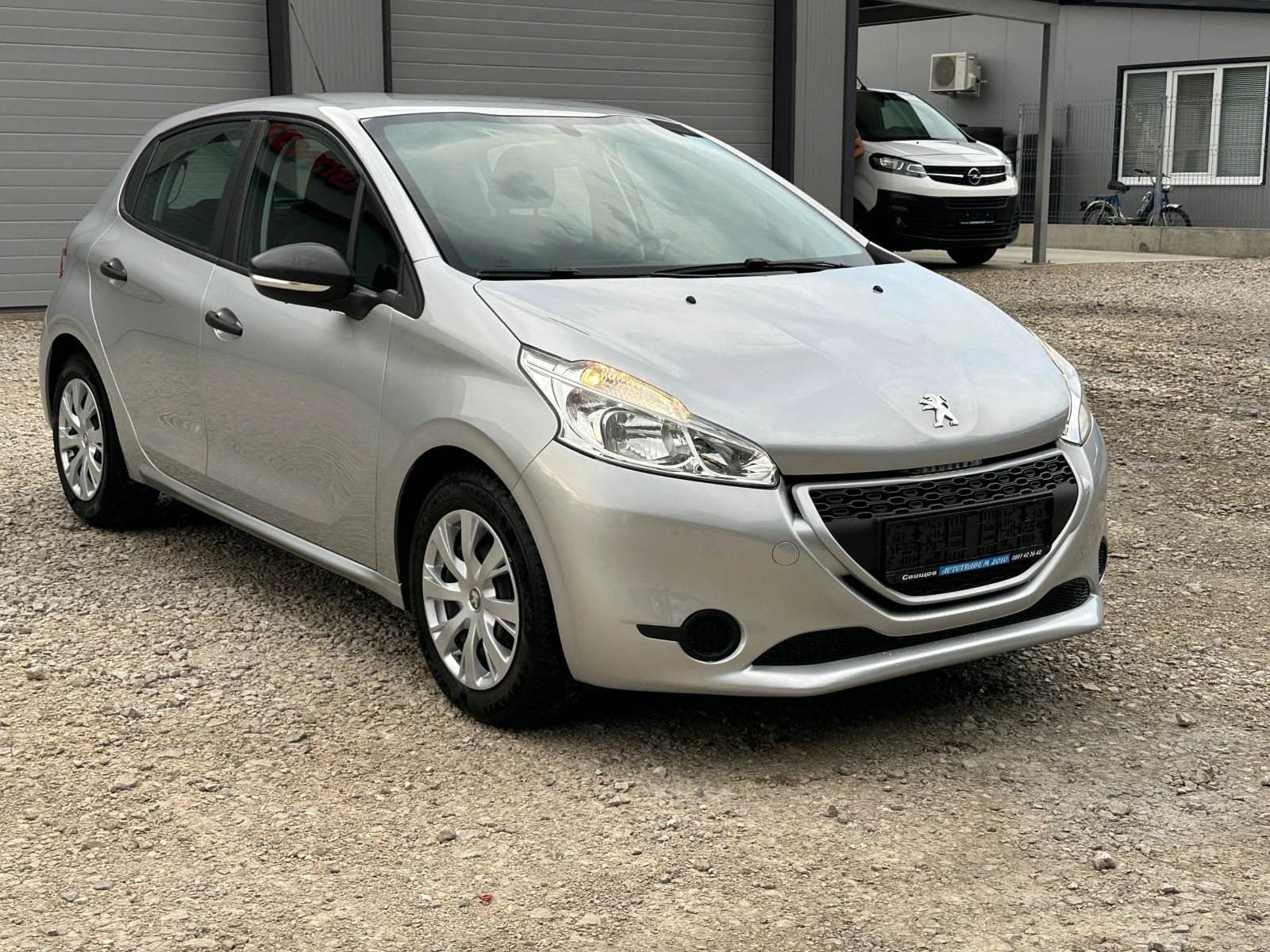 Peugeot 208 BENZIN* TOP* 71000KM* EVRO5 - изображение 3