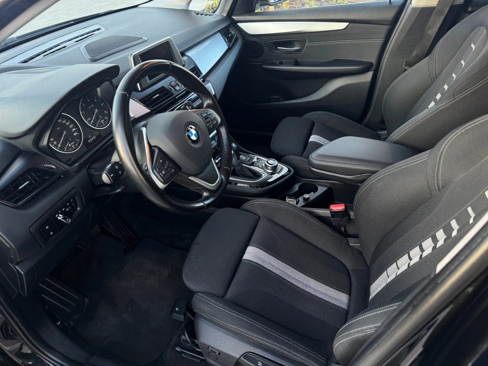 BMW 2 Active Tourer 216d Active Tourer, снимка 12 - Автомобили и джипове - 52143743