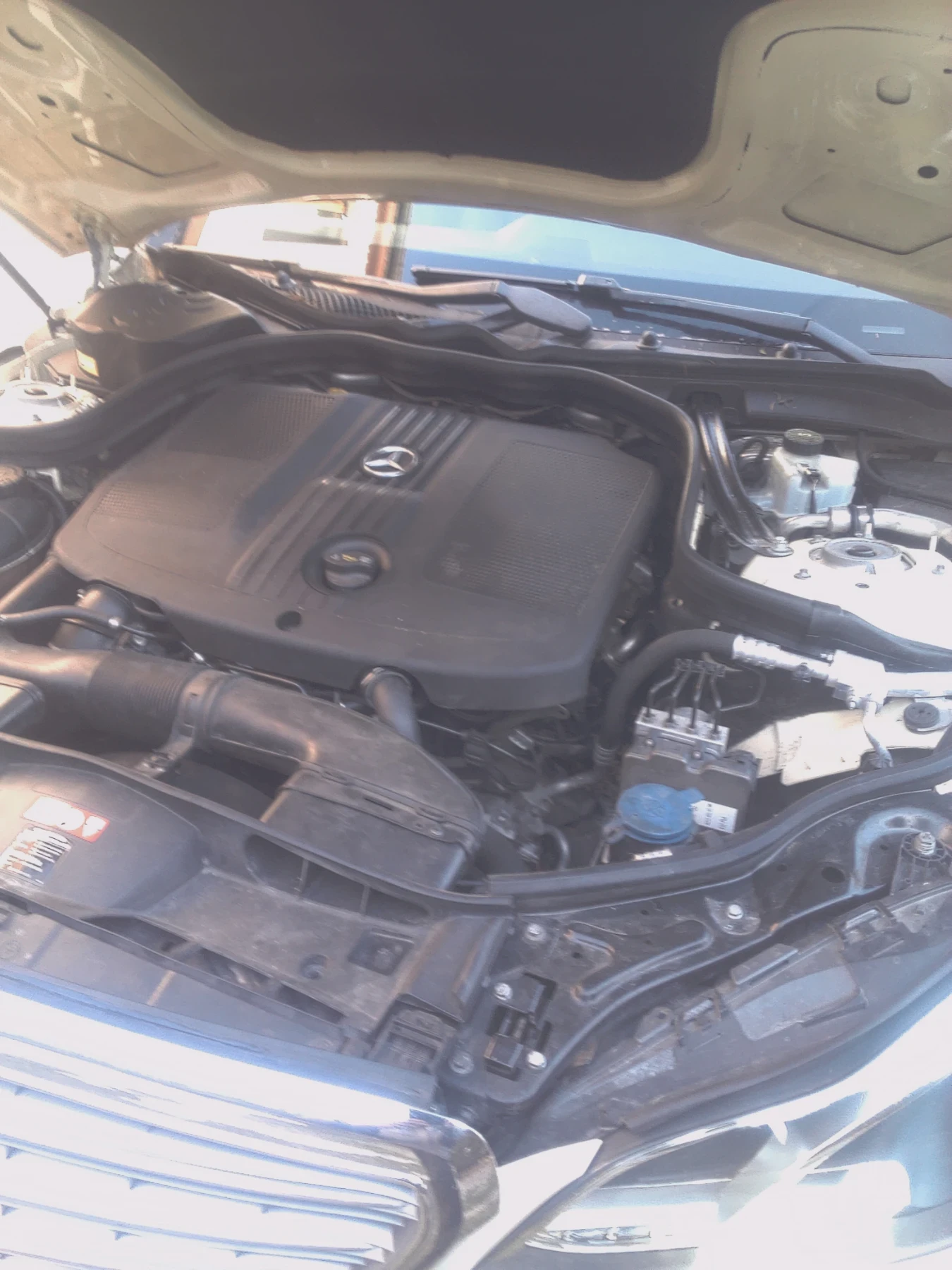 Mercedes-Benz E 200 2.2CDI, снимка 16 - Автомобили и джипове - 53965308