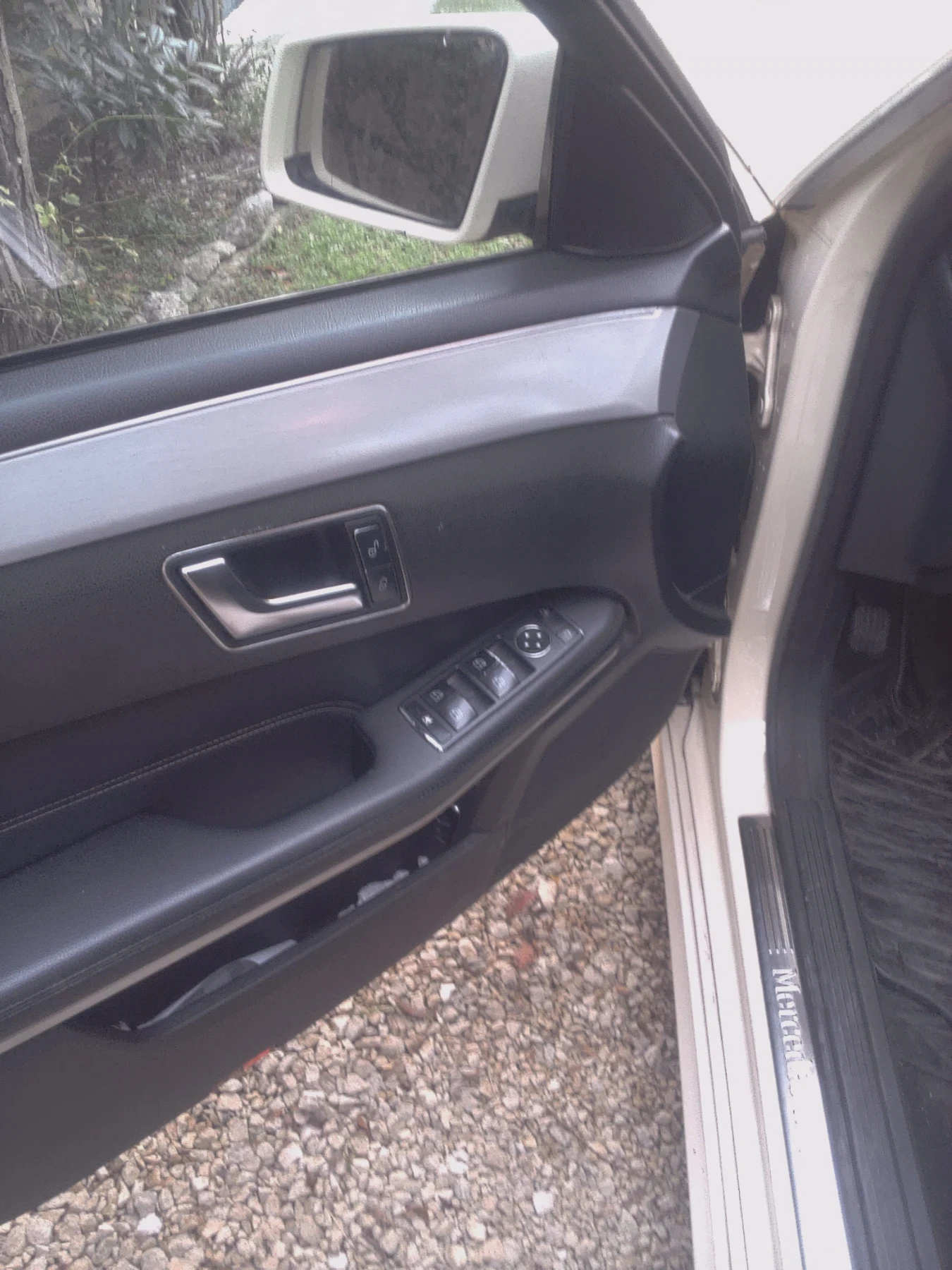 Mercedes-Benz E 200 2.2CDI, снимка 14 - Автомобили и джипове - 53965308