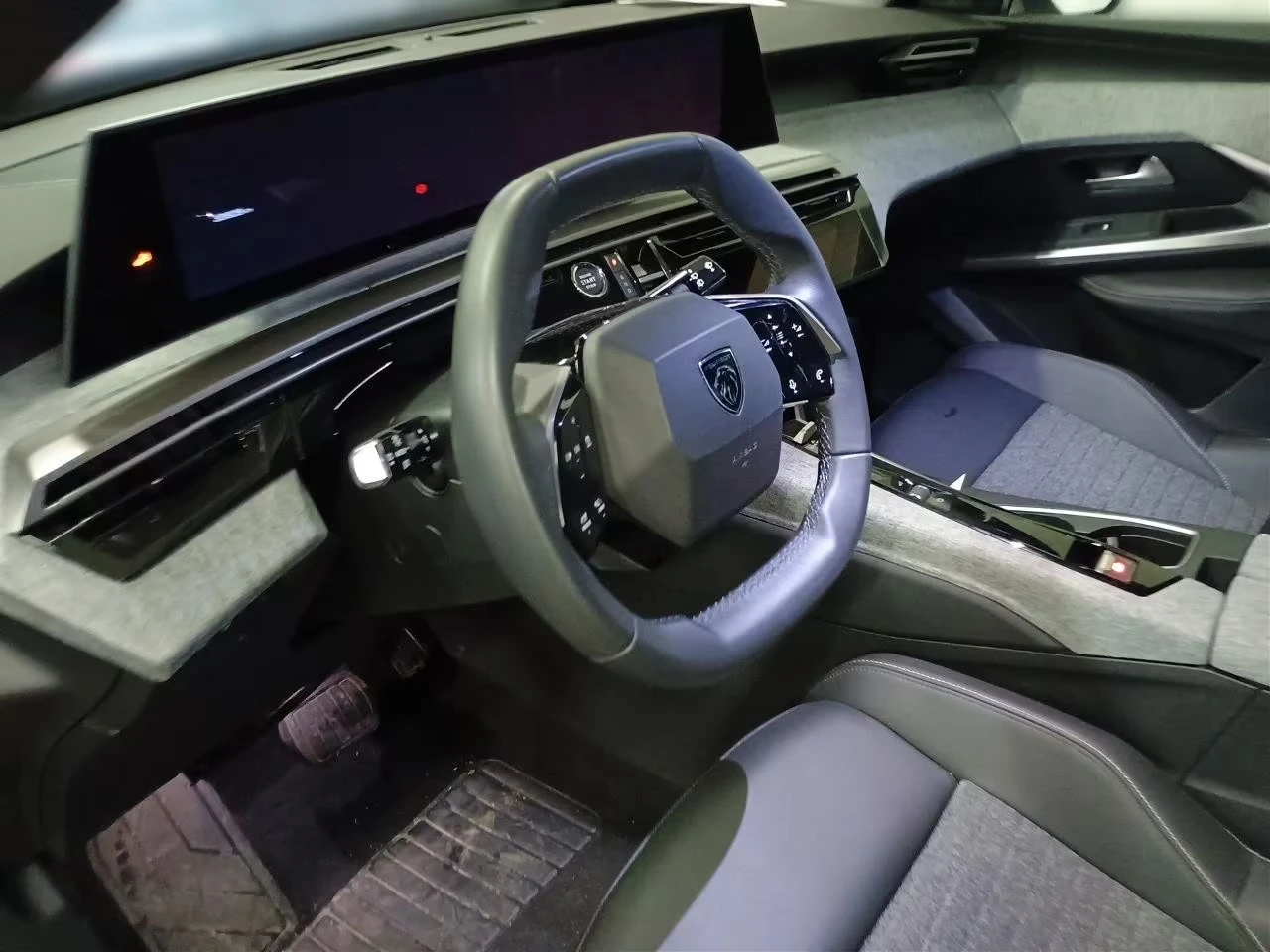 Peugeot 5008 ALLURE/HYBRID/145HP/FACE/7S/360/KEYLESS/NAVI/196h | Mobile.bg � ����������� 11