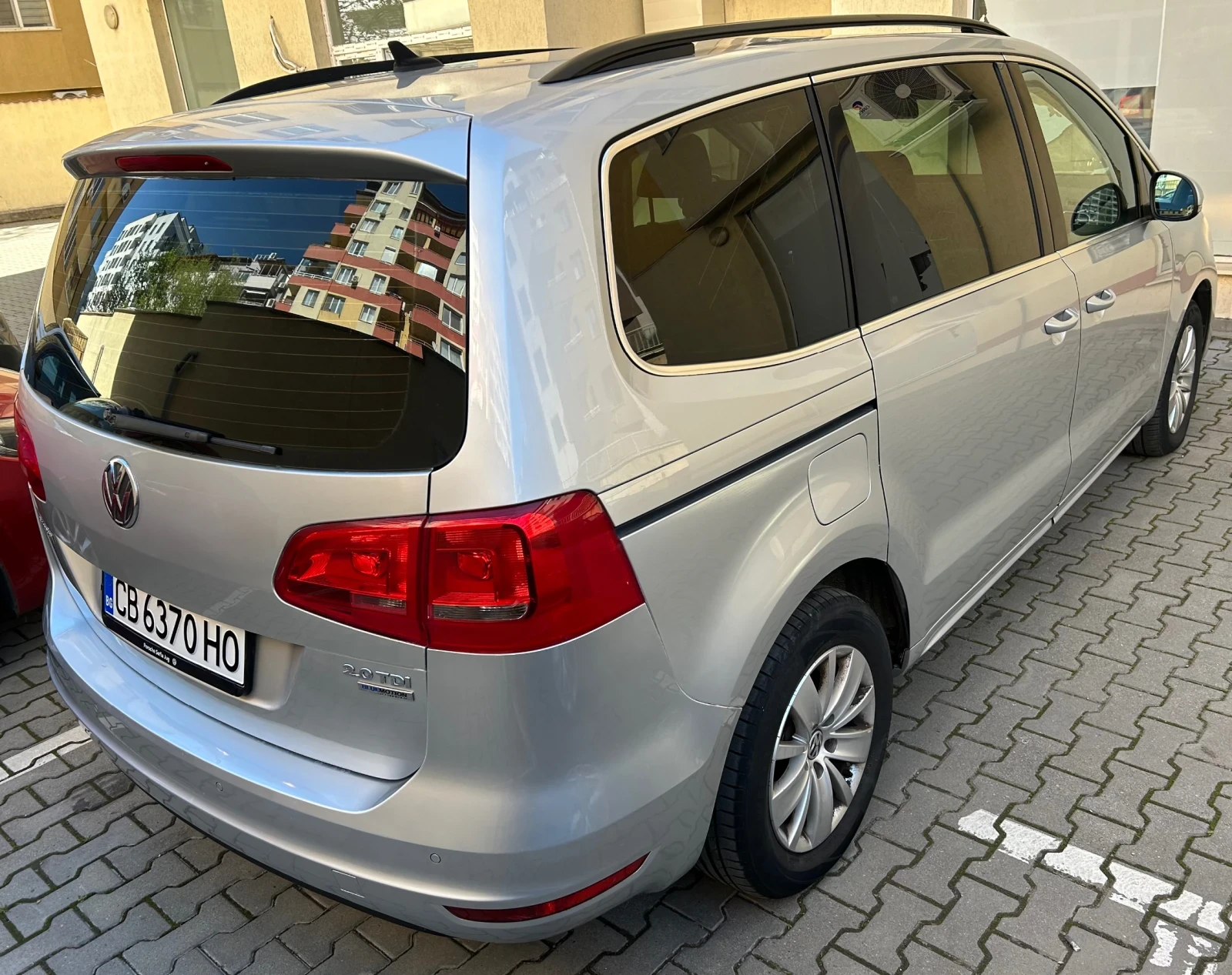 VW Sharan TDI DSG 7 местен, снимка 4 - Автомобили и джипове - 54317916
