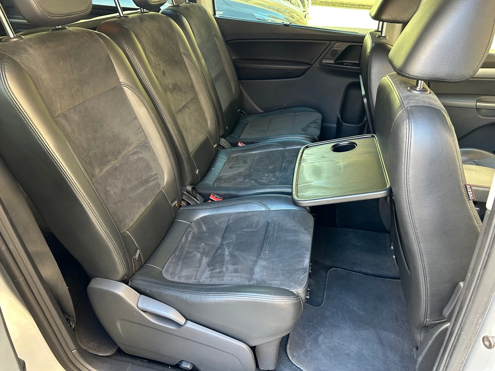 VW Sharan TDI DSG 7 местен, снимка 12 - Автомобили и джипове - 54317916