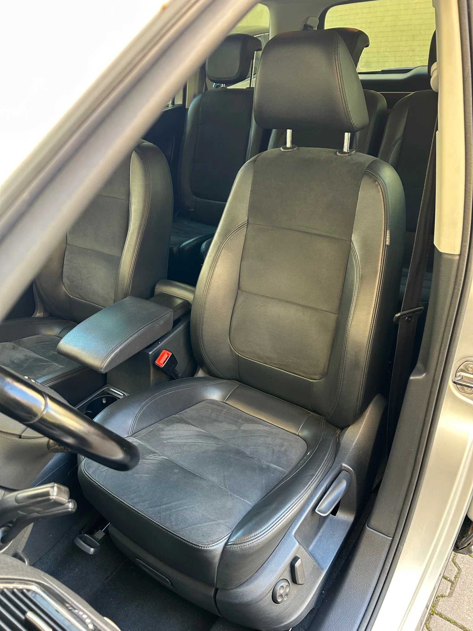 VW Sharan TDI DSG 7 местен, снимка 10 - Автомобили и джипове - 54317916