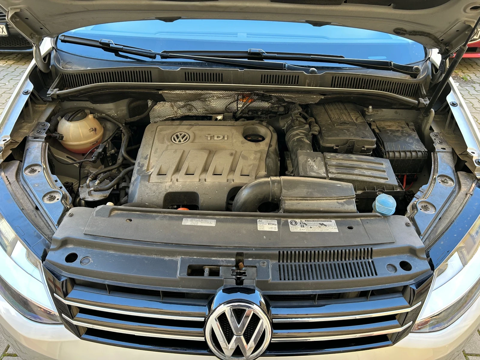 VW Sharan TDI DSG 7 местен, снимка 14 - Автомобили и джипове - 54317916