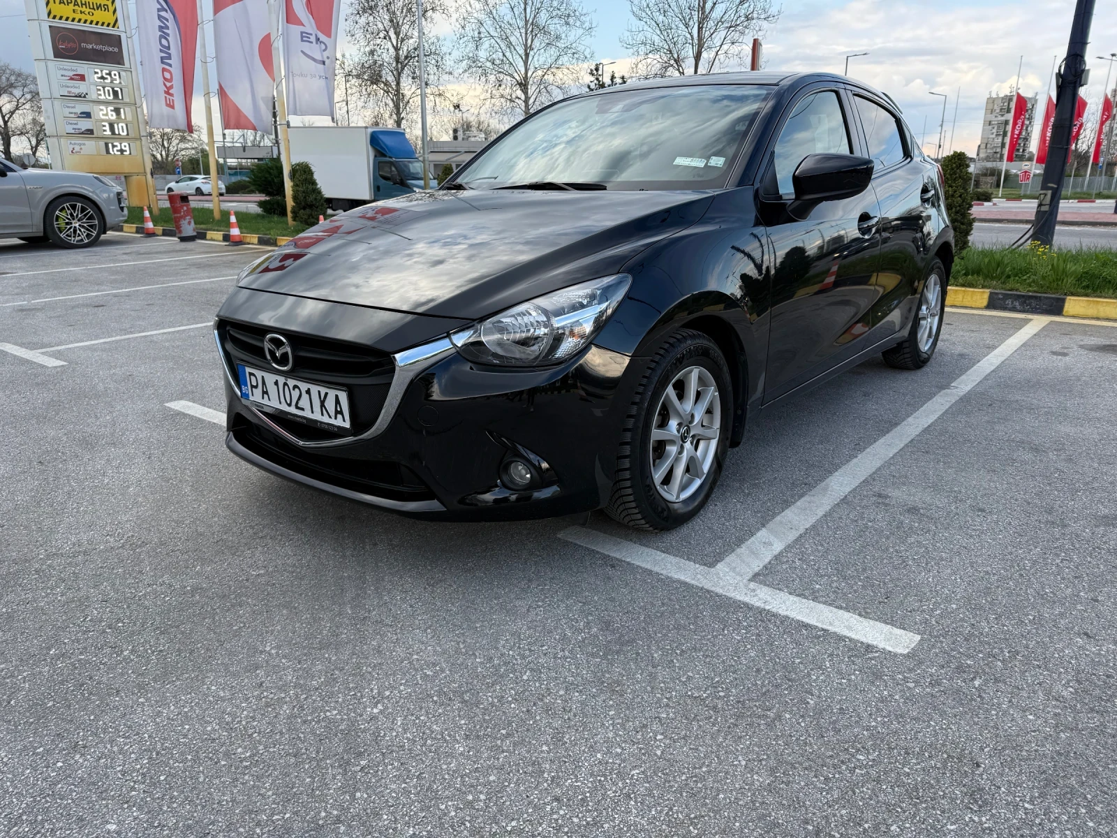 Mazda 2, снимка 2 - Автомобили и джипове - 54659407