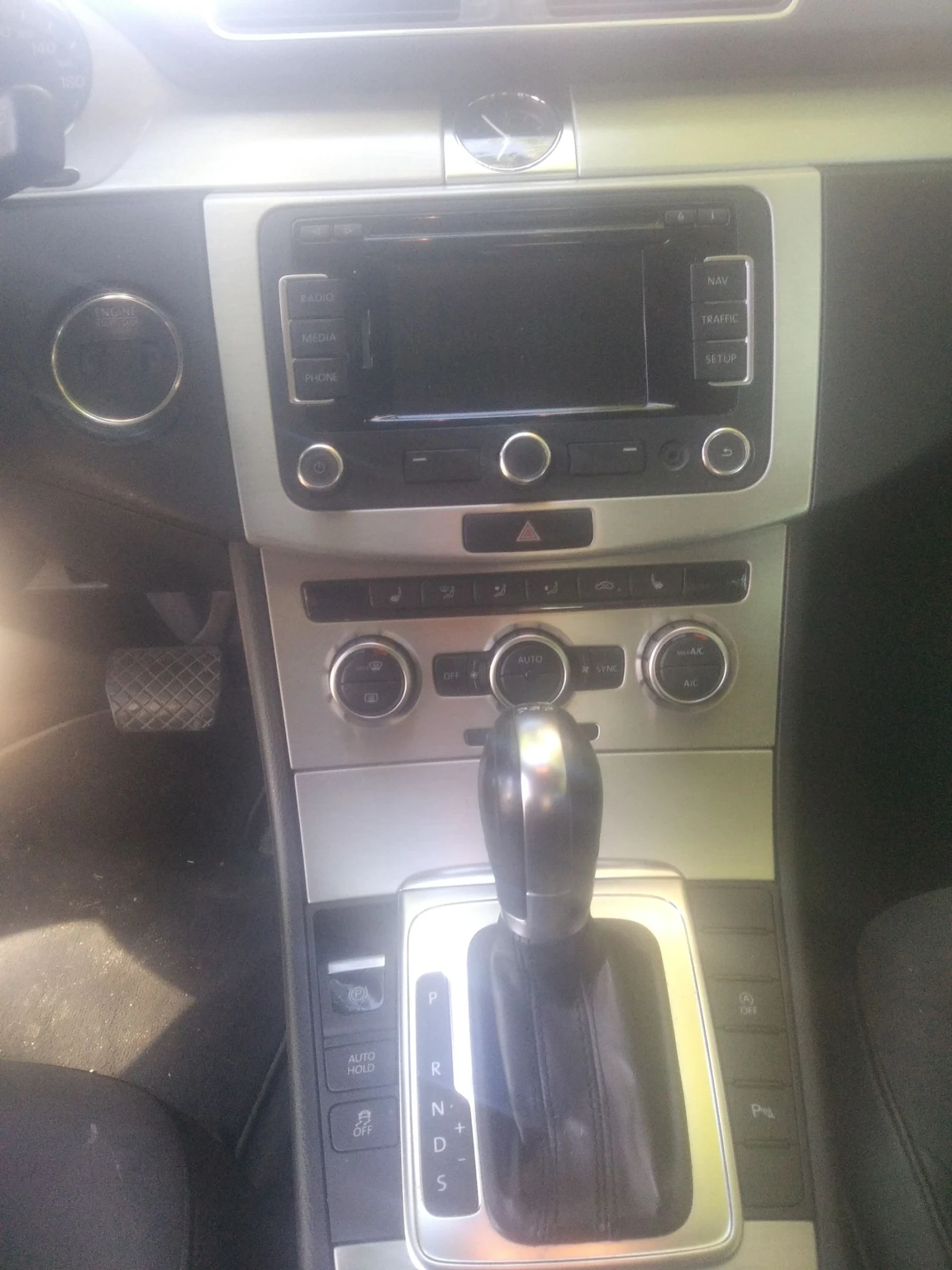 VW Passat B7 Highline 2.0TD? DSG, снимка 6 - Автомобили и джипове - 54856843