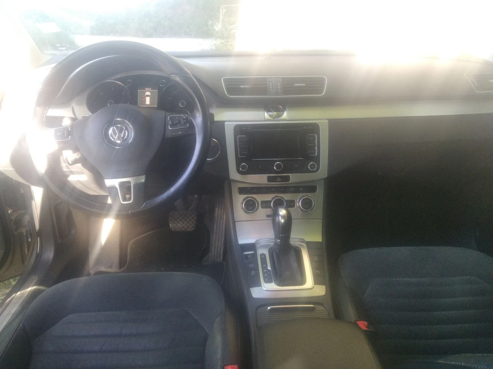 VW Passat B7 Highline 2.0TD? DSG, снимка 7 - Автомобили и джипове - 54856843