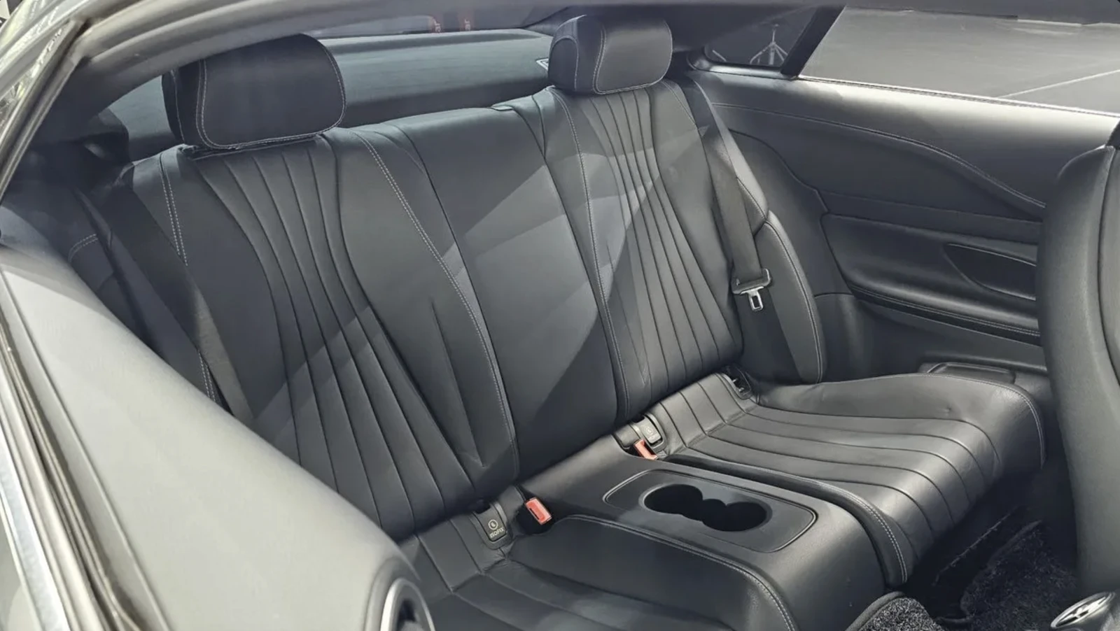 Mercedes-Benz E 220 d / AMG ПАКЕТ / BURMESTER / DIGITAL/ ШИБИДАХ/ HUD , снимка 15 - Автомобили и джипове - 54868524