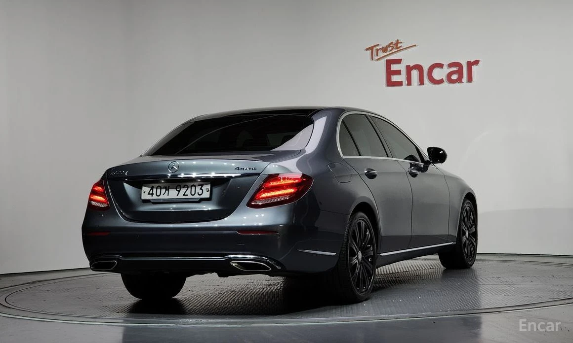 Mercedes-Benz E 400, снимка 2 - Автомобили и джипове - 54971182