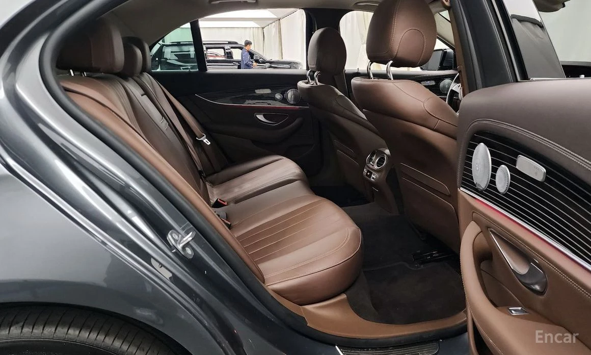 Mercedes-Benz E 400, снимка 12 - Автомобили и джипове - 54971182