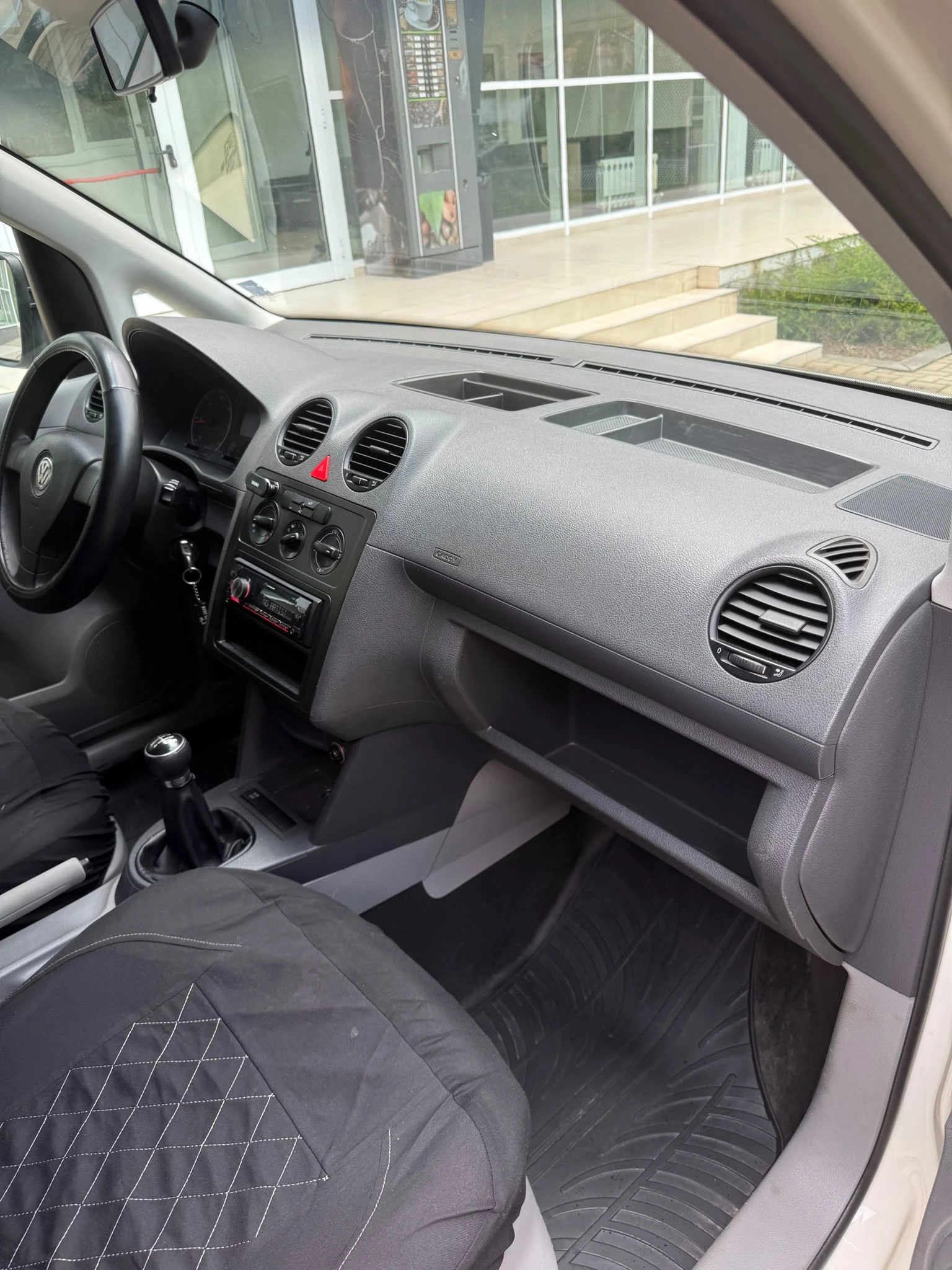 VW Caddy, снимка 14 - Автомобили и джипове - 55091219