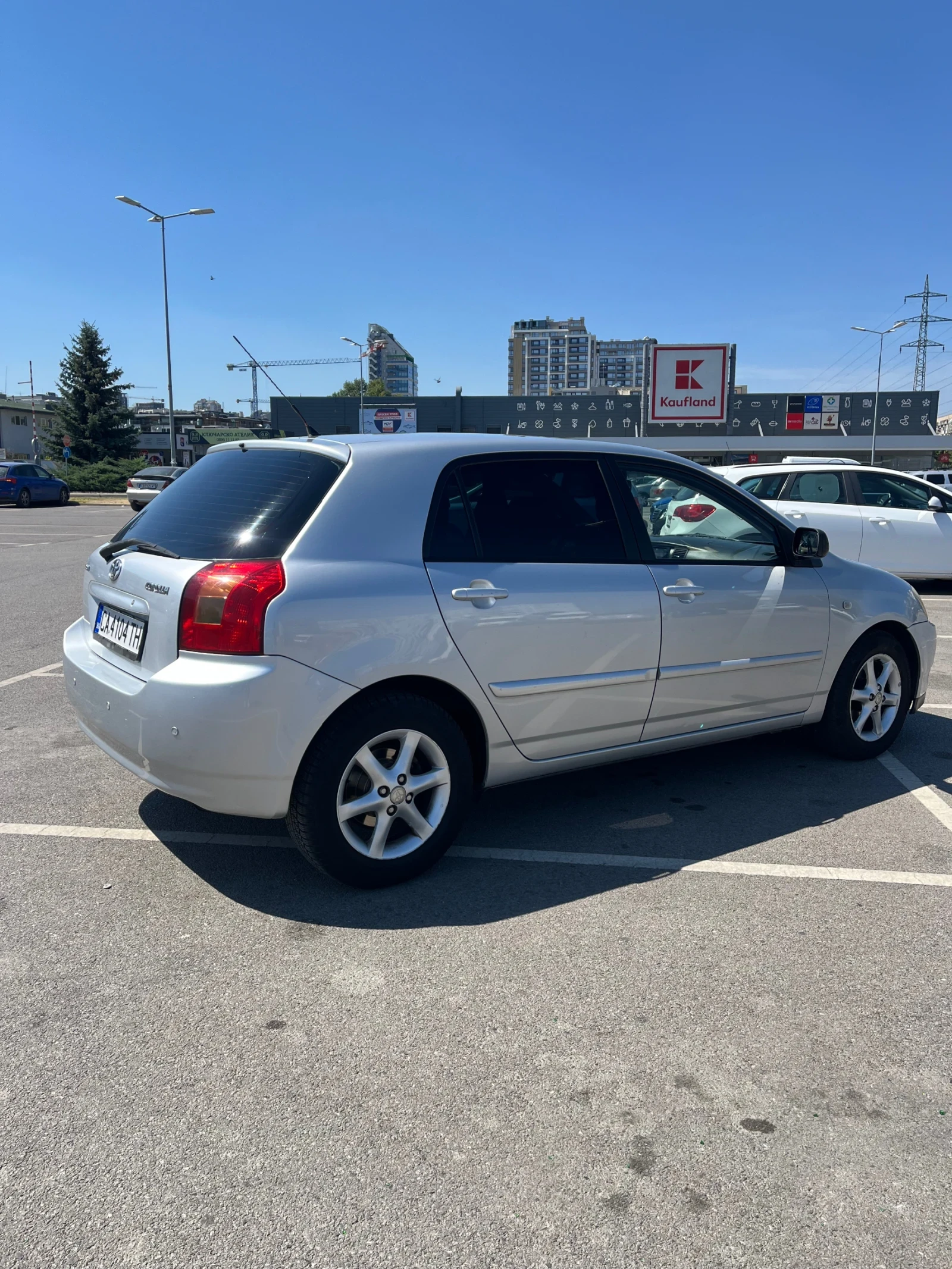 Toyota Corolla 1.4 VVTI, снимка 3 - Автомобили и джипове - 55422887
