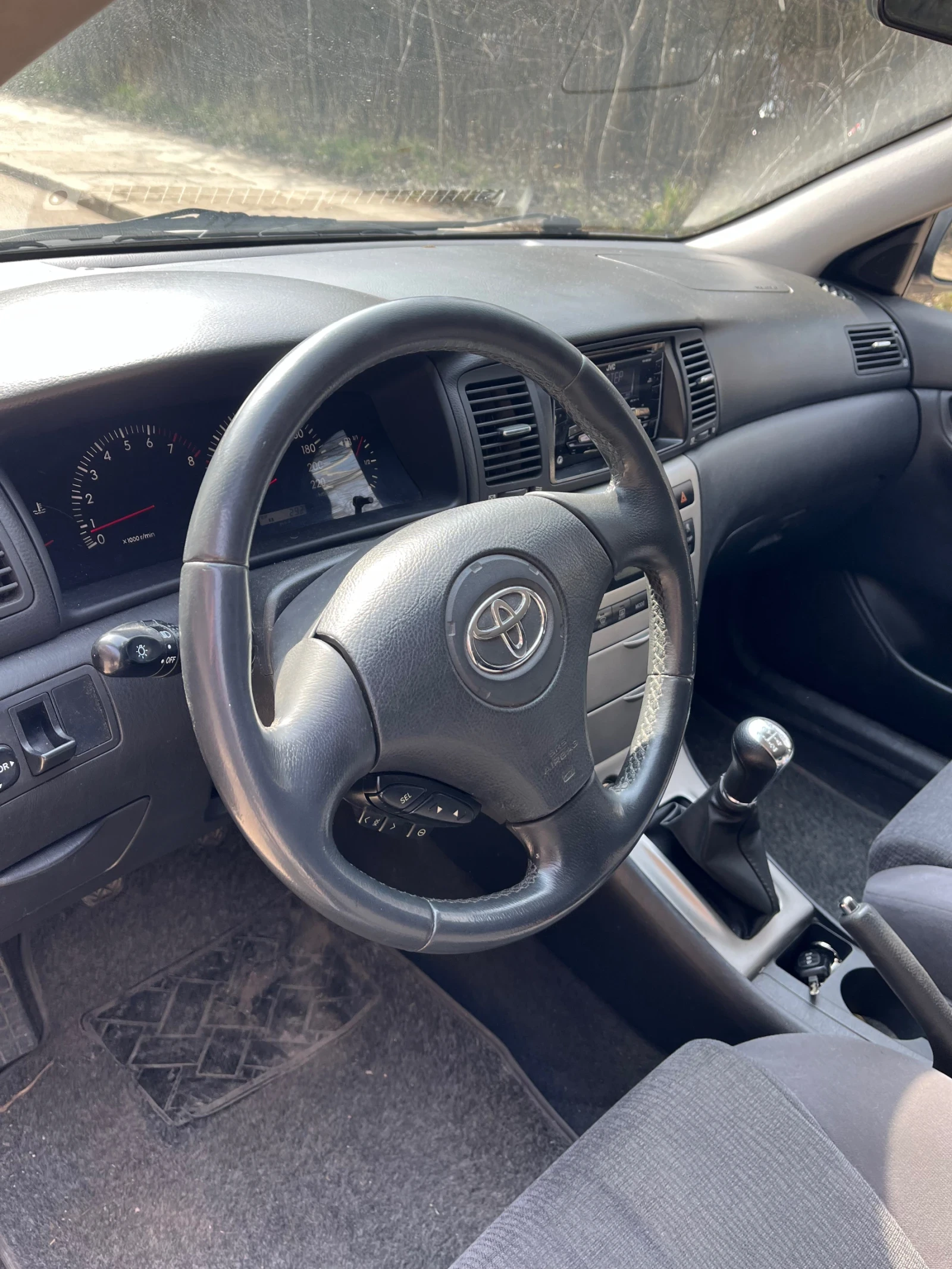 Toyota Corolla 1.4 VVTI, снимка 9 - Автомобили и джипове - 55422887