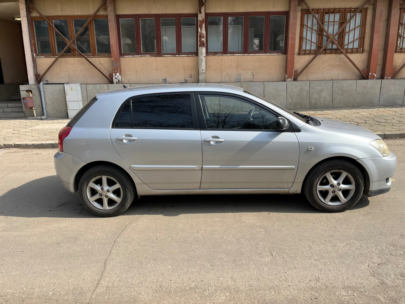 Toyota Corolla 1.4 VVTI, снимка 3 - Автомобили и джипове - 55422887
