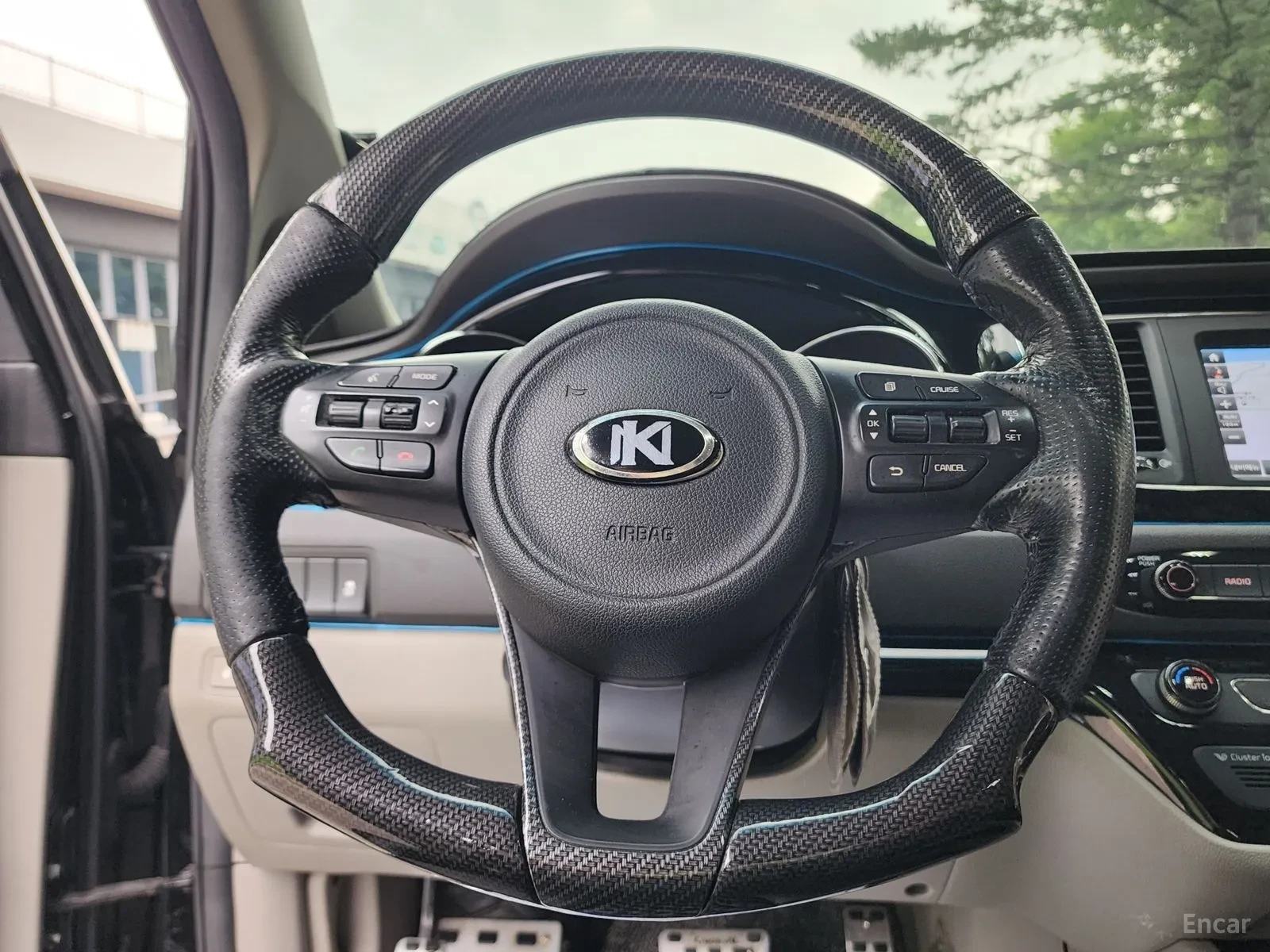 Kia Carnival Доста доработки\Хед ап\Обдухване, снимка 15 - Автомобили и джипове - 55587996