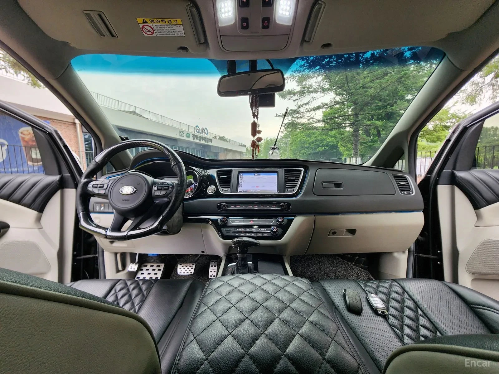 Kia Carnival Доста доработки\Хед ап\Обдухване, снимка 11 - Автомобили и джипове - 55587996