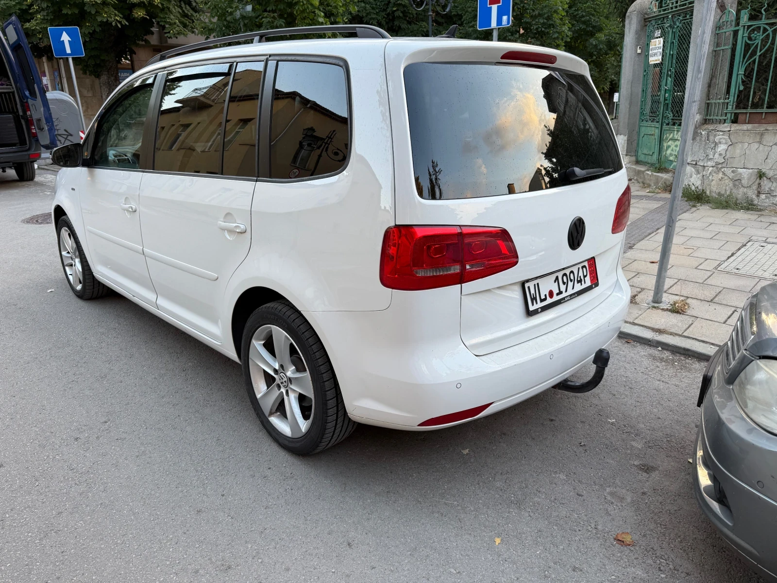 VW Touran 2.0 TDI DSG MATCH, снимка 3 - Автомобили и джипове - 55640977