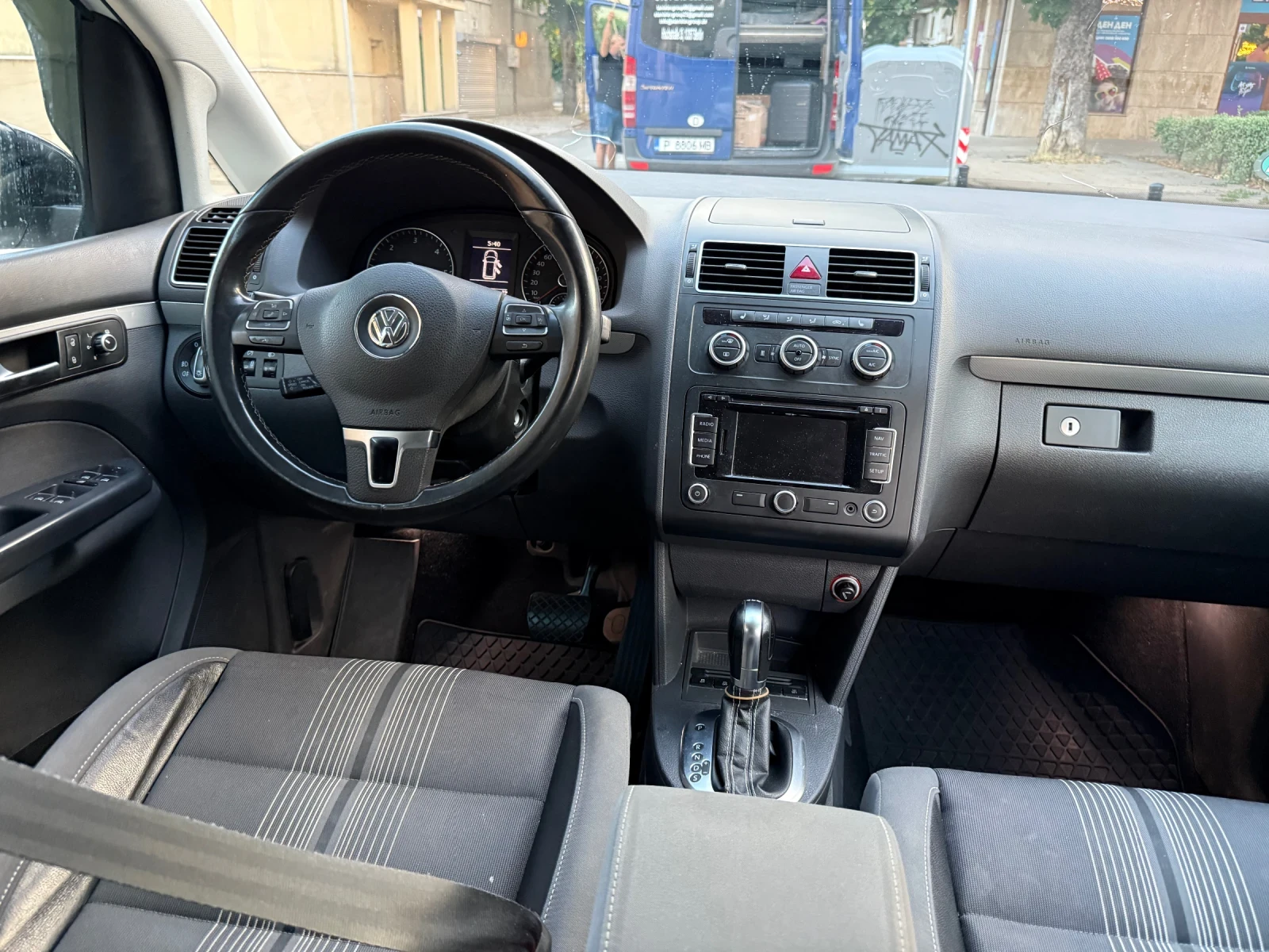 VW Touran 2.0 TDI DSG MATCH, снимка 7 - Автомобили и джипове - 55640977