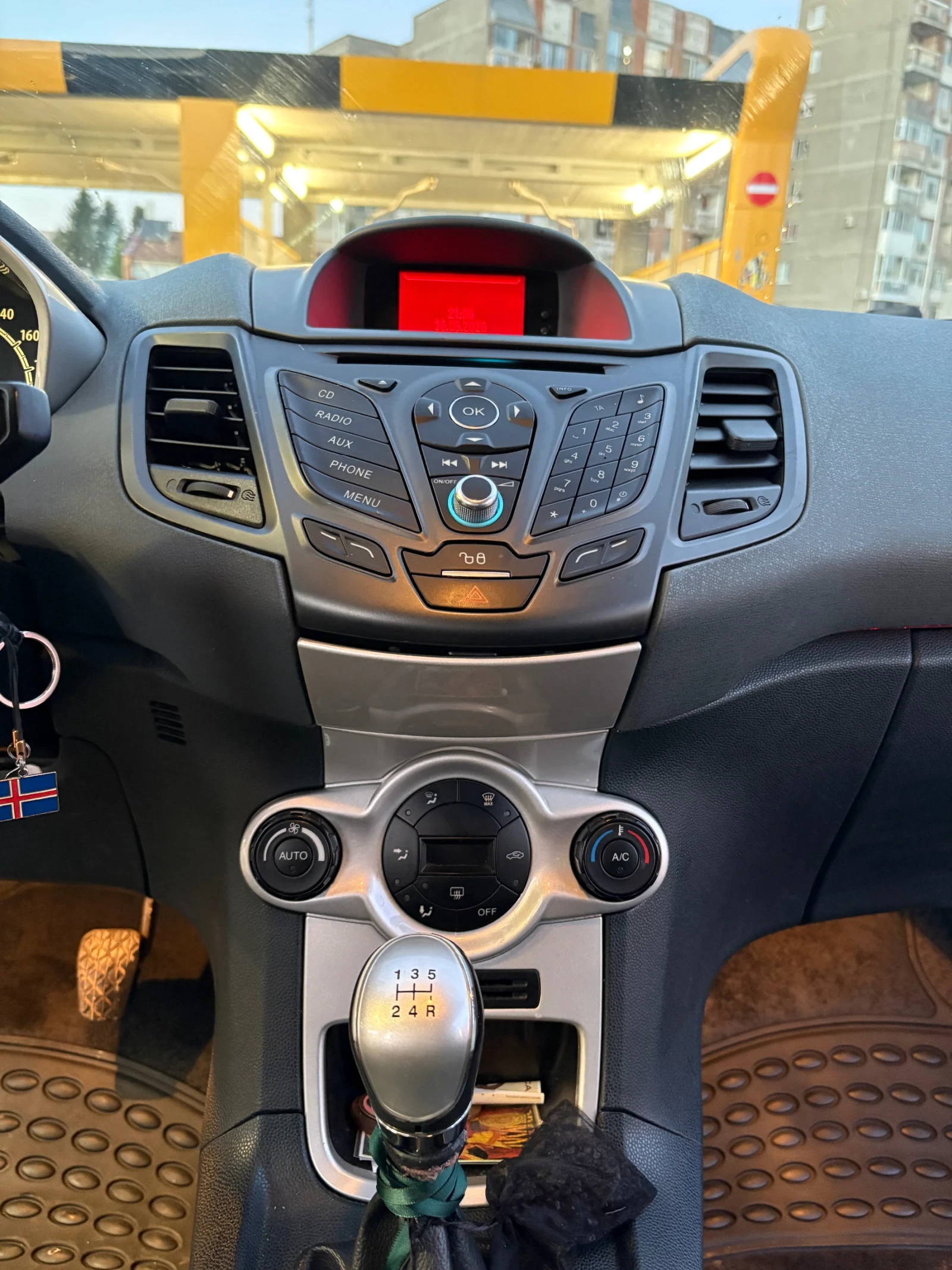 Ford Fiesta, снимка 13 - Автомобили и джипове - 55878735