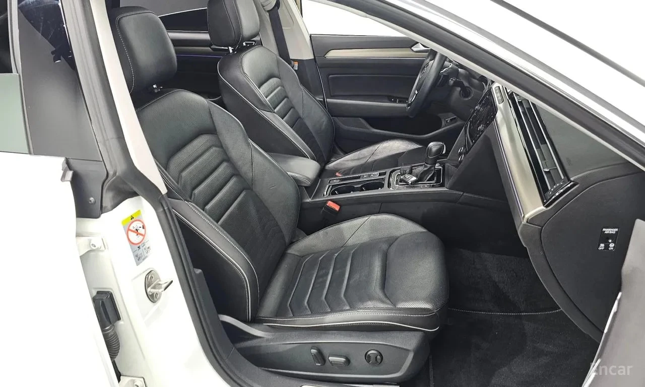 VW Arteon  R LIINE 4Motion / СЕРТИФИКАТ ЗА ОТЛИЧНО КАЧЕСТВО , снимка 12 - Автомобили и джипове - 55924767