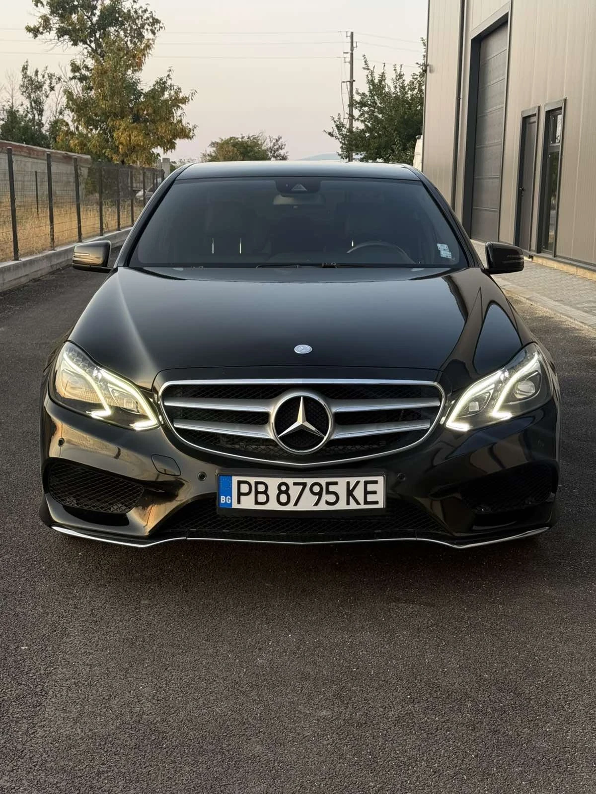 Mercedes-Benz E 200 AMG, снимка 2 - Автомобили и джипове - 56114694