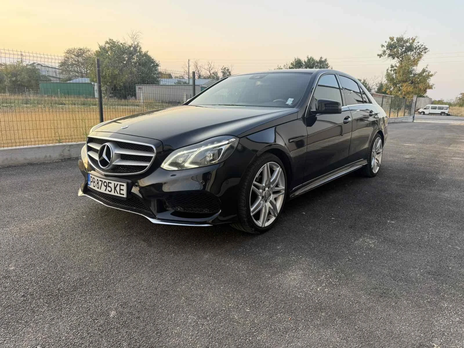 Mercedes-Benz E 200 AMG, снимка 5 - Автомобили и джипове - 56114694