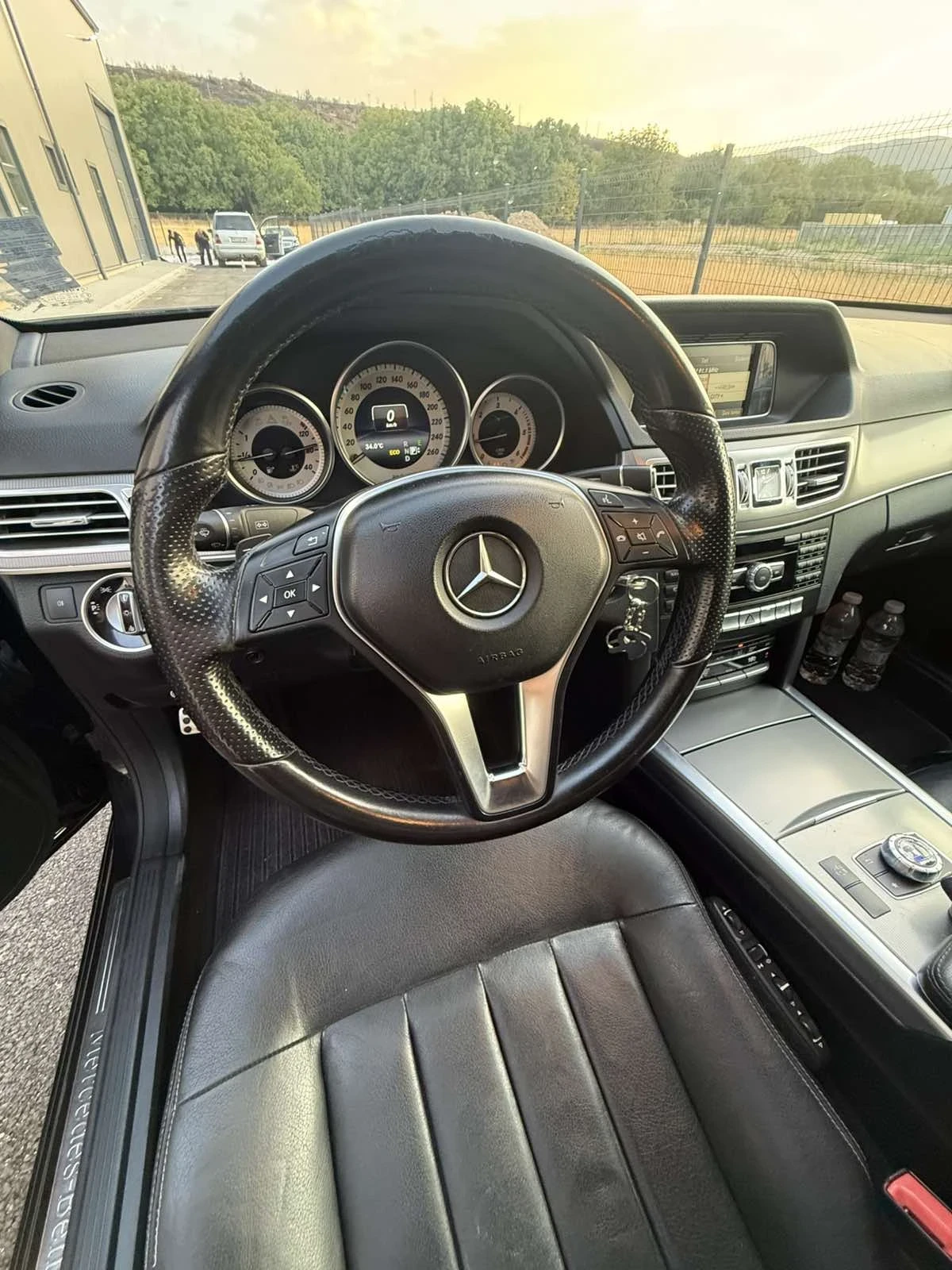 Mercedes-Benz E 200 AMG, снимка 11 - Автомобили и джипове - 56114694