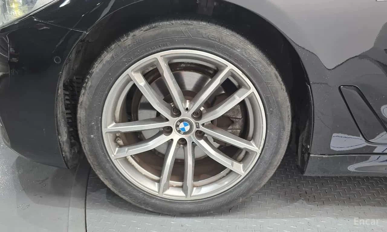 BMW 520 d * xDrive * M Sport Package Plus * Обдухване * , снимка 5 - Автомобили и джипове - 56185317
