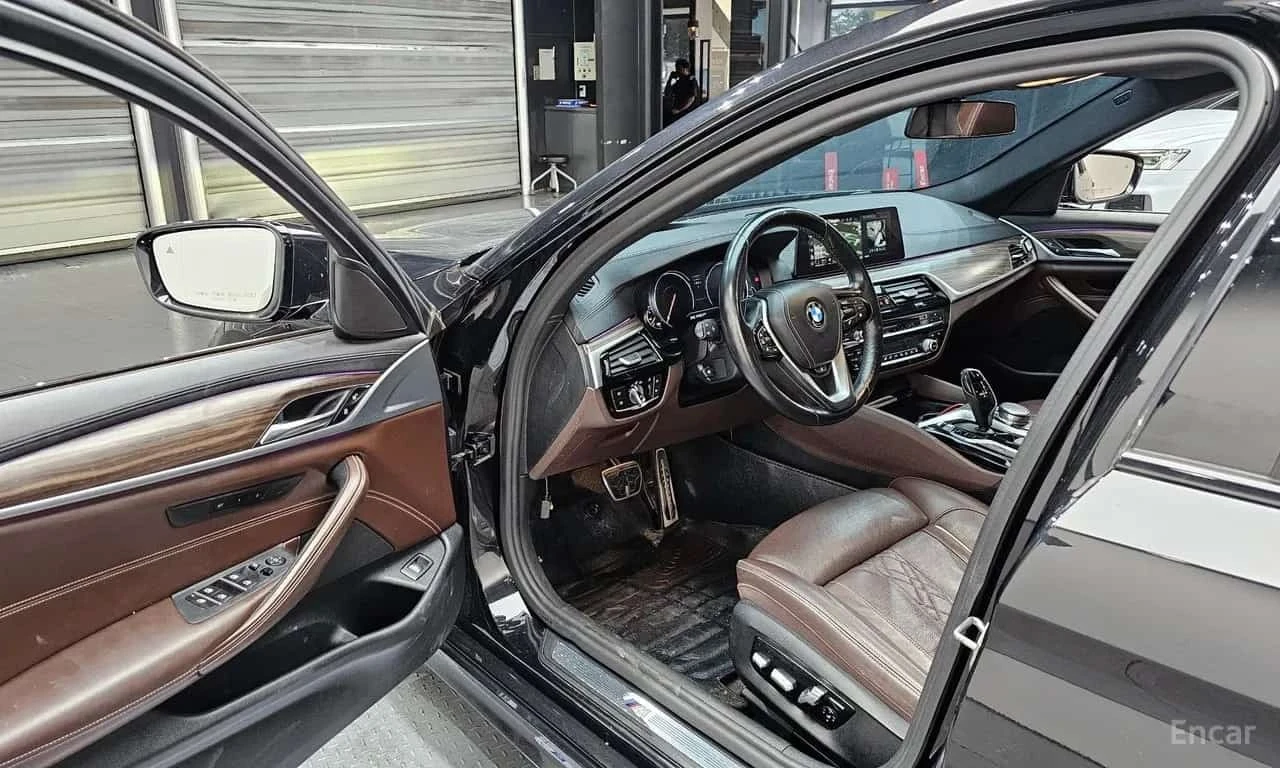 BMW 520 d * xDrive * M Sport Package Plus * Обдухване * , снимка 10 - Автомобили и джипове - 56185317