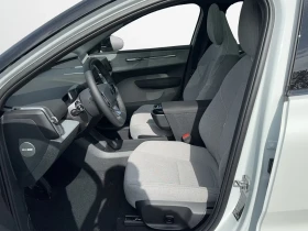 Volvo EX30 Twin Motor Performance AWD ULTRA DISTR 360 H/K W/P, снимка 4