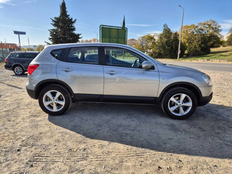 Nissan Qashqai 1.6i Газ.Инжек., снимка 6 - Автомобили и джипове - 47836546