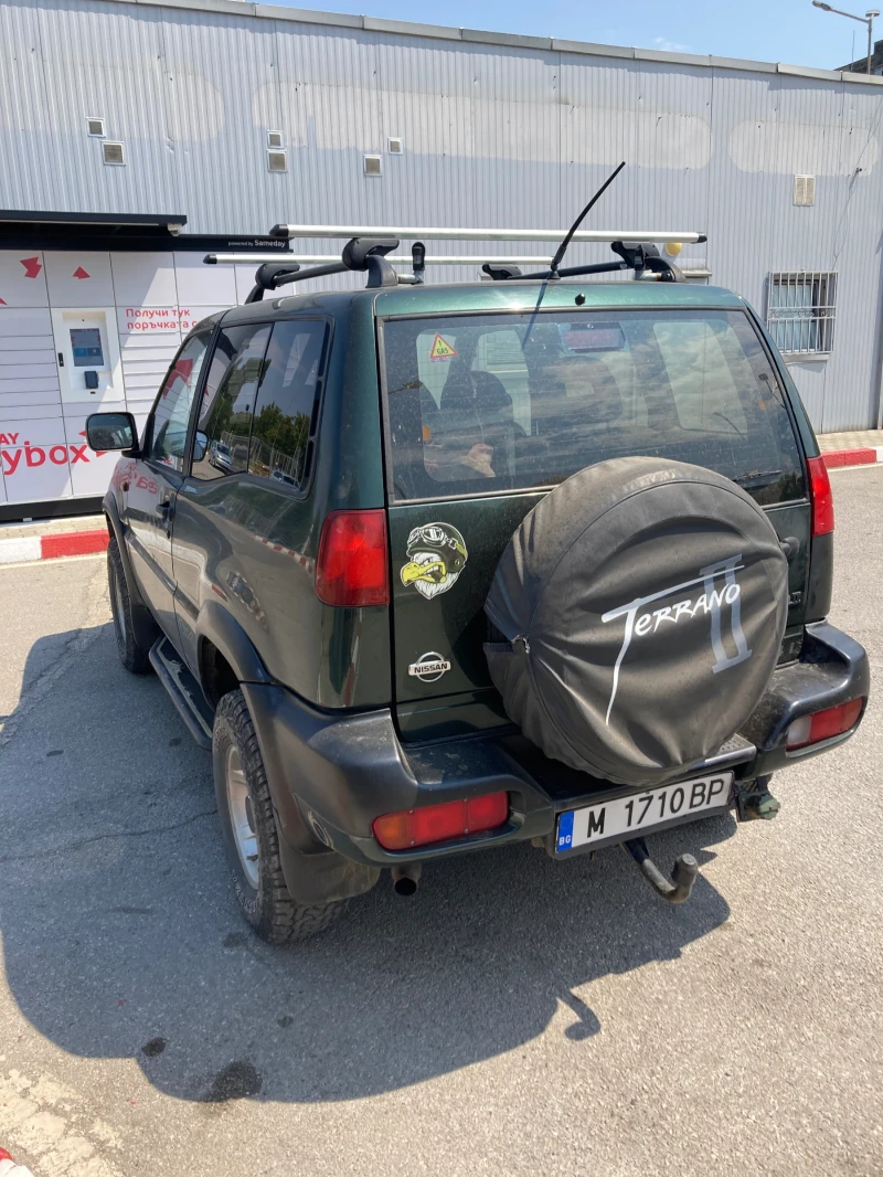 Nissan Terrano 2.4i, снимка 6 - Автомобили и джипове - 49342479