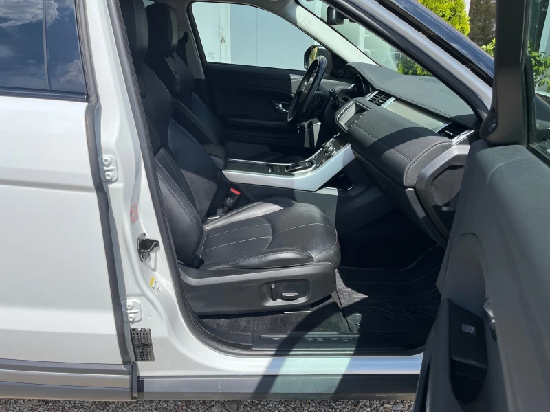 Land Rover Range Rover Evoque 2.0 D КАТО НОВ-ТОП, снимка 12 - Автомобили и джипове - 51498906