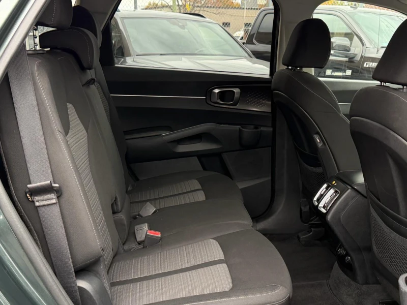 Kia Sorento 2.5 AWD / 7 Seats / LX, снимка 15 - Автомобили и джипове - 52749397