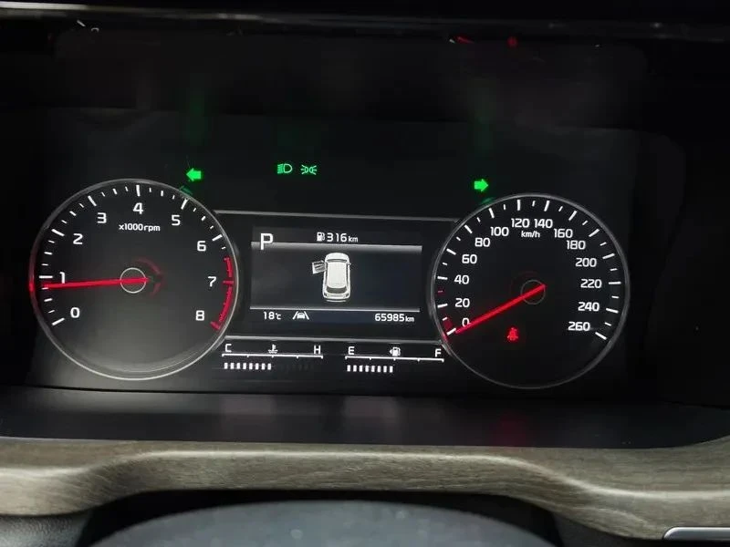Kia Sorento, снимка 8 - Автомобили и джипове - 56731846