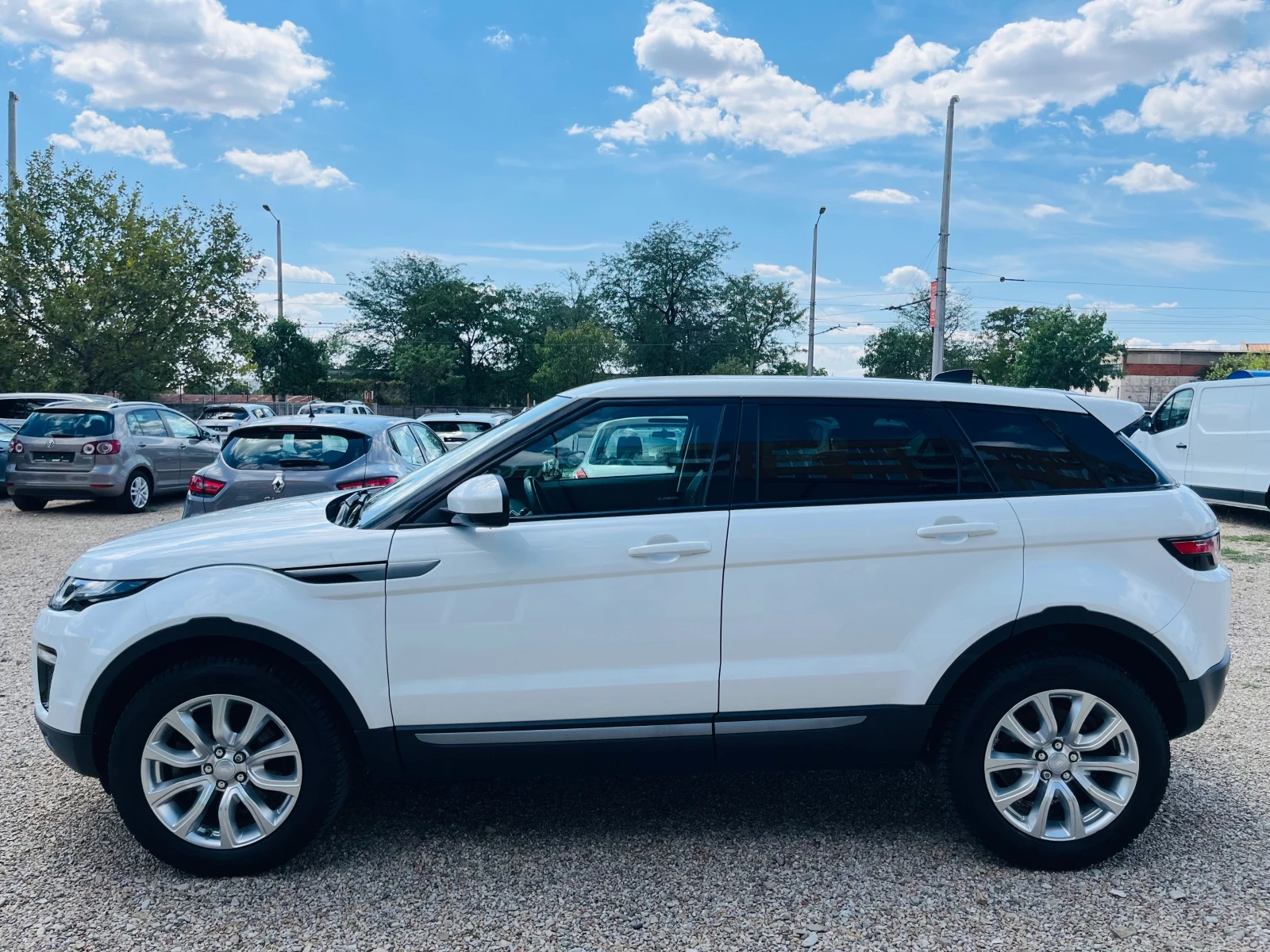 Land Rover Range Rover Evoque 2.0 D КАТО НОВ-ТОП - изображение 4