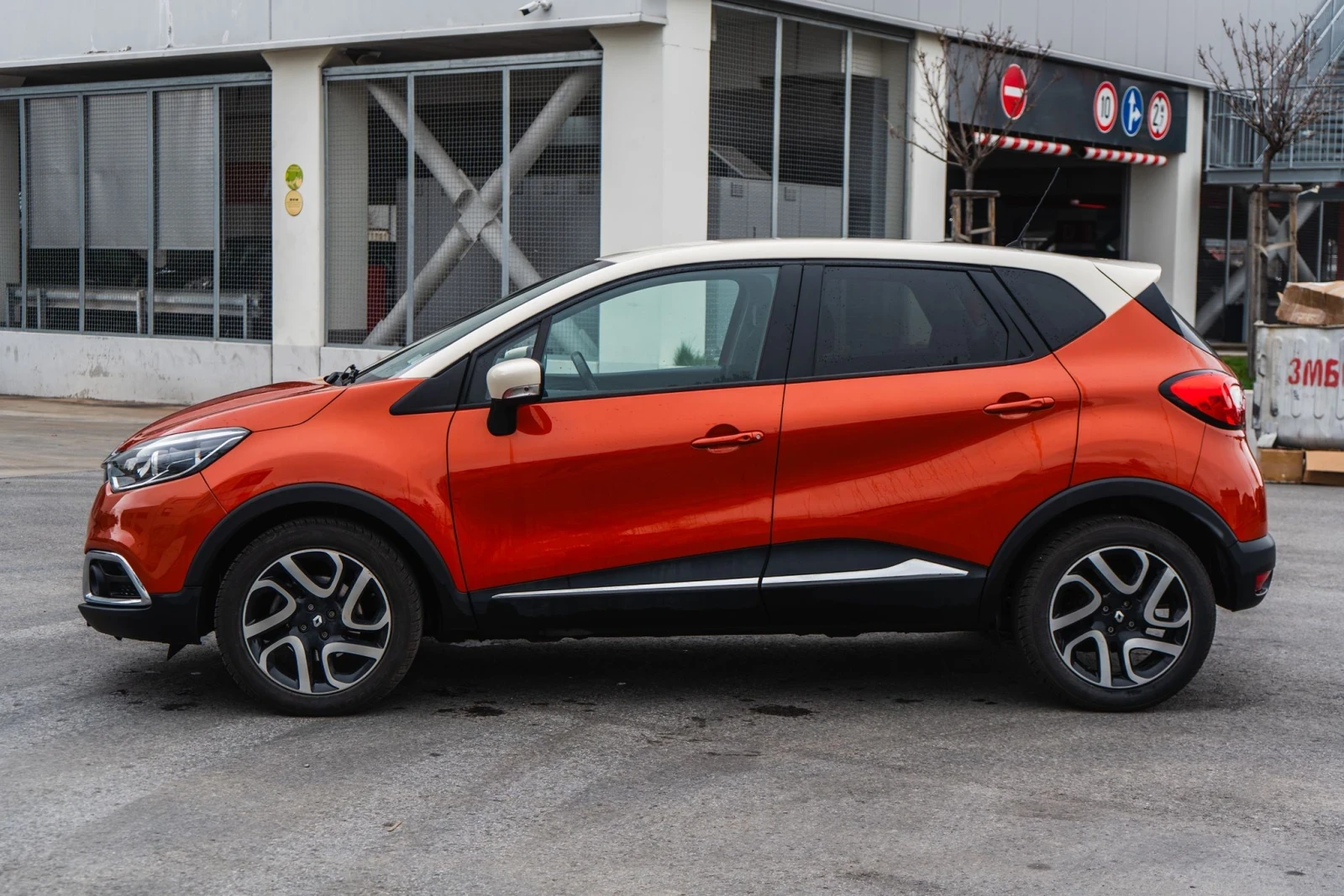 Renault Captur Нова Кола!, снимка 5 - Автомобили и джипове - 54257473